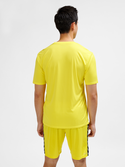 hmlESSENTIAL JERSEY S/S, BLAZING YELLOW, model