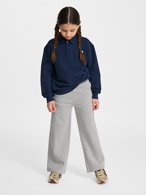 hmlJR LOOSE PIQUE POLO SWEATSHIRT, DRESS BLUES, model