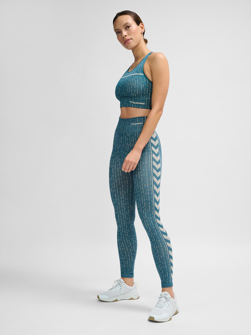 hmlMT DROPS SEAMLESS MW TIGHTS, STARGAZER/SILVER LINING, model