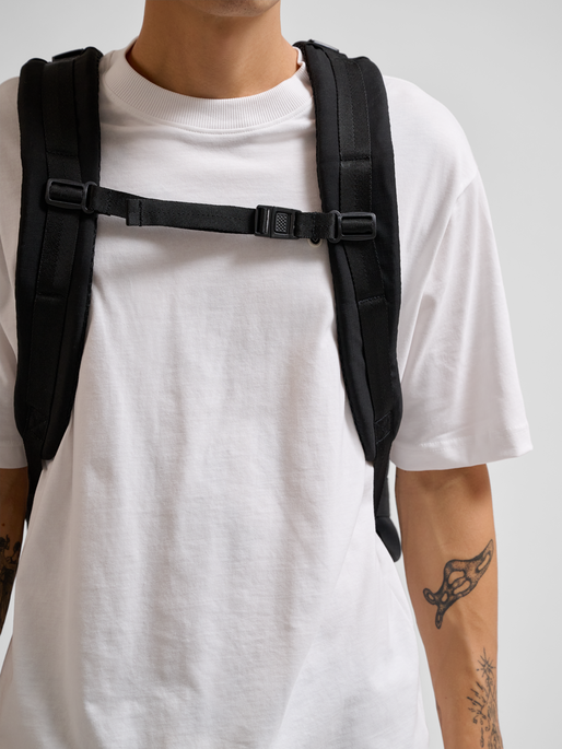 hmlDUFFLE MULTI BAG SPORTSWEAR, BLACK, model