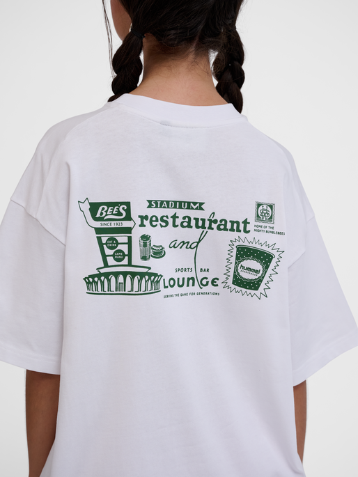 hmlLOOSE T-SHIRT S/S BEES STADIUM, WHITE/EDEN, model