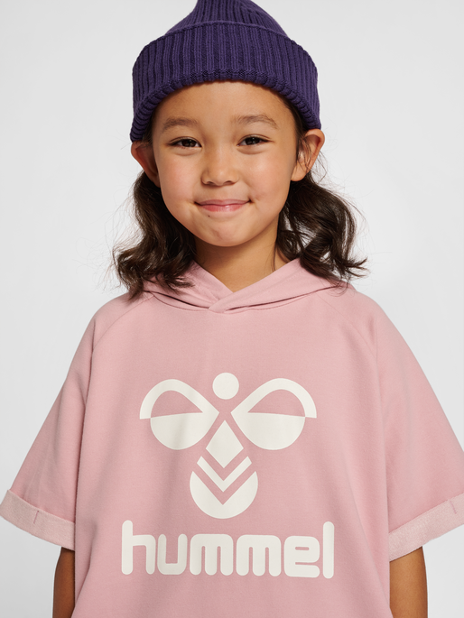 hmlNAJA HOODIE DRESS S/S, ZEPHYR, model