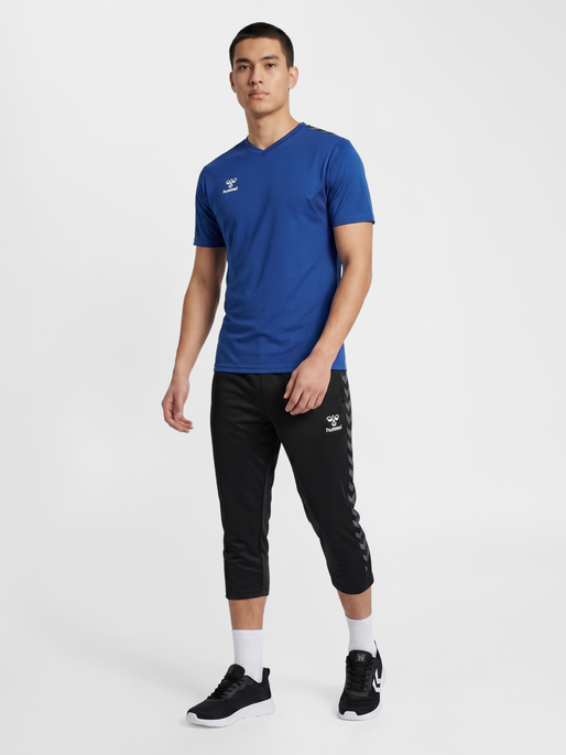 hmlAUTHENTIC 3/4 PANTS, BLACK, model