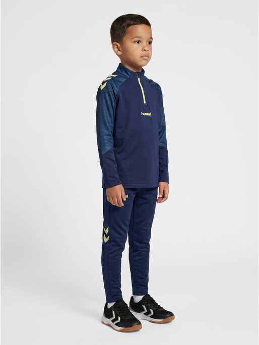 hmlBLAZE 2.0 TRAINING HALF ZIP KIDS, MARINE/SHADOW LIME, model