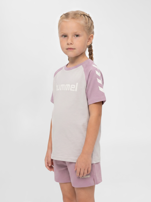 hmlJR LOGO T-SHIRT S/S, SEA FOG, model