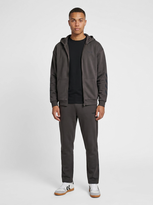 hmlKEEPER CHEVRON ZIP HOODIE, SHALE, model