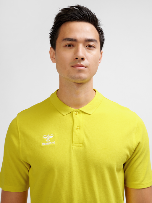 hmlGO 2.0 POLO, BLAZING YELLOW, model