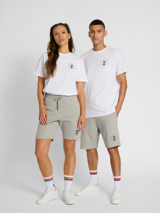 hmlEVERYTHING NOTHING T-SHIRT, WHITE, model