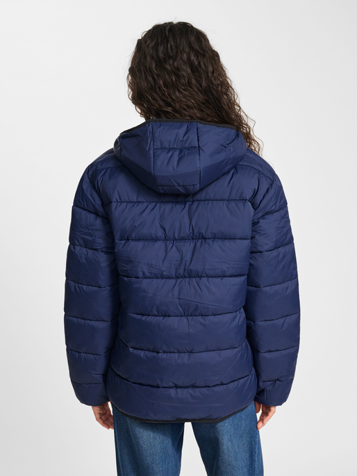 hmlLIGHTWEIGHT PUFFER JACKET, DRESS BLUES, model
