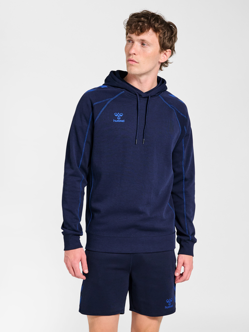 hmlMOVE 2.0 HOODIE, MARINE, model