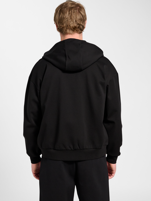 hmlDEFENDER ZIP HOODIE, BLACK, model