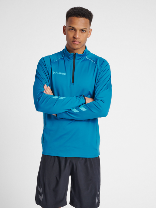 hmlAUTHENTIC PRO HALF ZIP SWEAT, CELESTIAL, model