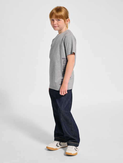 hmlPRINT T-SHIRT S/S, GREY MELANGE, model