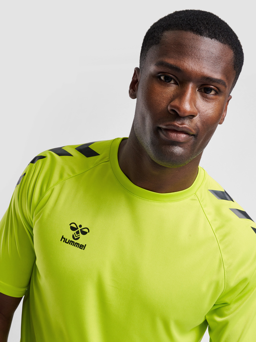 hmlCORE XK CORE POLY T-SHIRT S/S, LIME POPSICLE, model