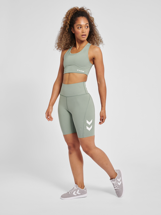 hmlMT GRACE HW TIGHT SHORTS, LILY PAD, model