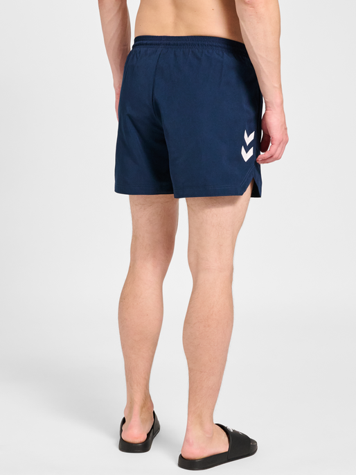 hmlPULSE SWIM SHORTS, DRESS BLUES, model