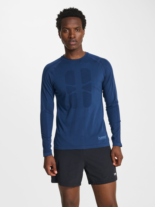 hmlHIIT SEAMLESS T-SHIRT L/S, DRESS BLUES, model