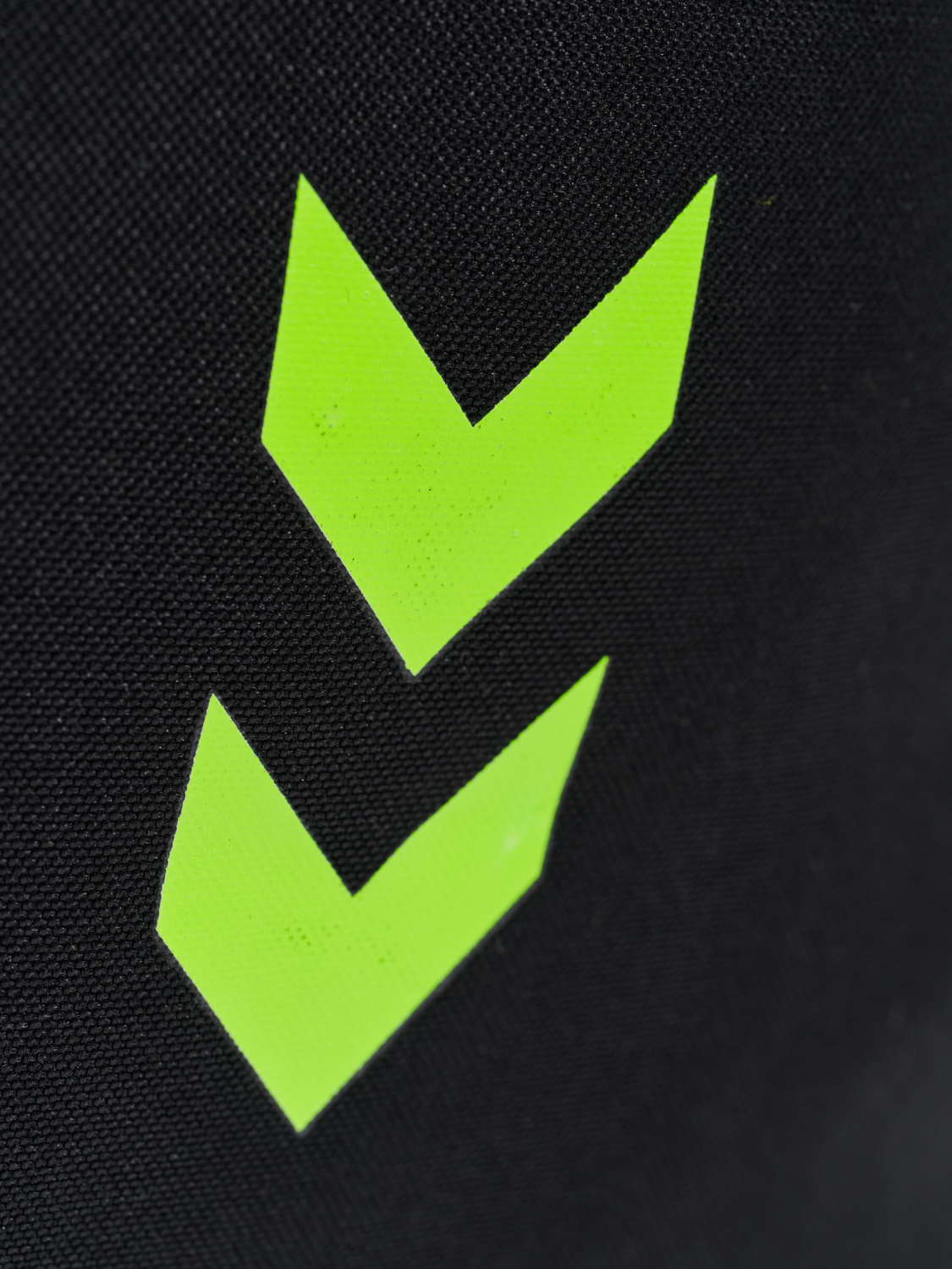 hmlESSENTIAL BACK PACK NEON, BLACK/GREEN GECKO, packshot