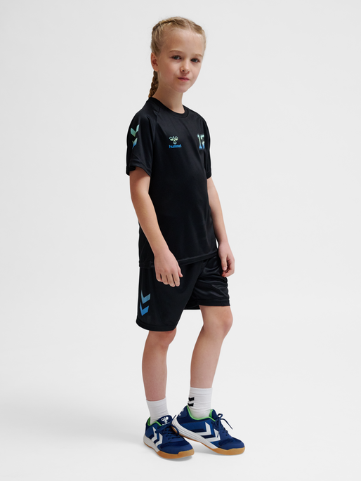 hmlSHIMMER SET, BLACK, model