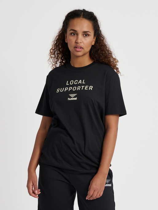 hmlHIVE OWEN T-SHIRT, 2001, model