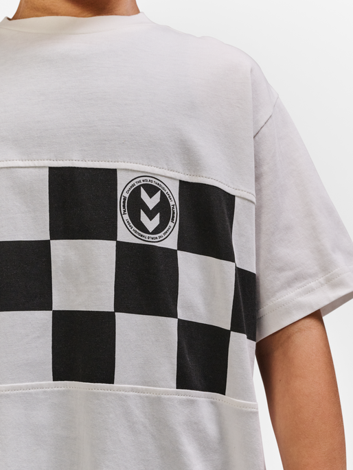 hmlRUNNER T-SHIRT S/S, MARSHMALLOW, model