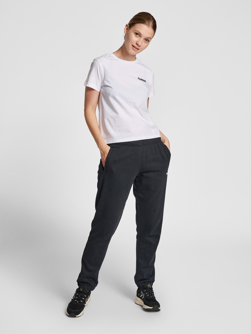 hmlLGC KRISTY SHORT T-SHIRT, WHITE, model