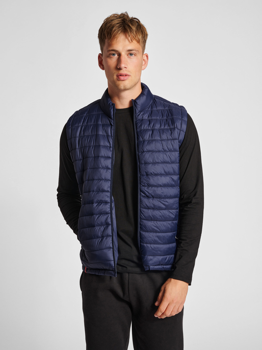 hmlRED QUILTED WAISTCOAT, MARINE, model