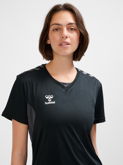hmlAUTHENTIC PL JERSEY S/S WOMAN, BLACK, model