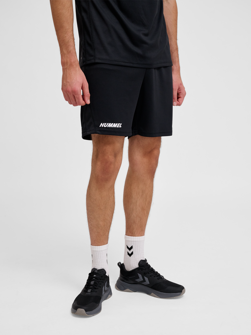 hmlMULTI PL SHORTS, BLACK, model