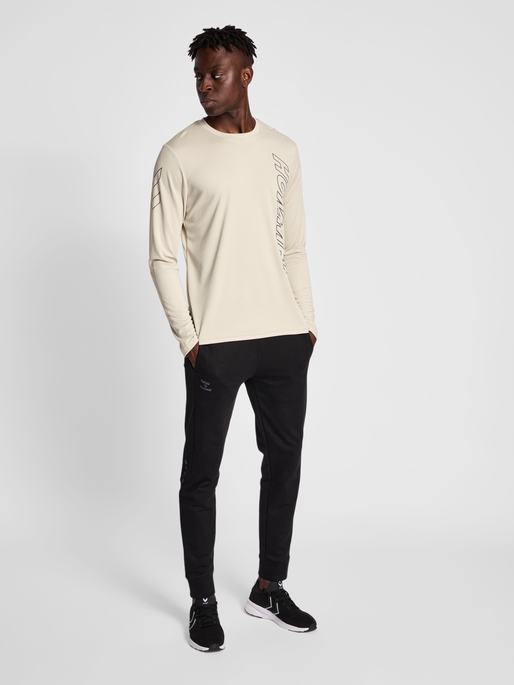hmlTE TOPAZ T-SHIRT L/S, CHATEAU GRAY, model