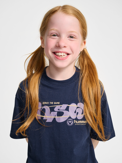 hmlJR LOOSE SET HS GRAPHIC, DRESS BLUES, model