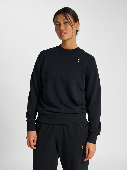 hmlPULSE W SWEAT CREWNECK, BLACK, model