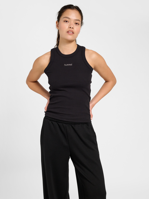 hmlFOUNDATION RIB TANK TOP, BLACK, model