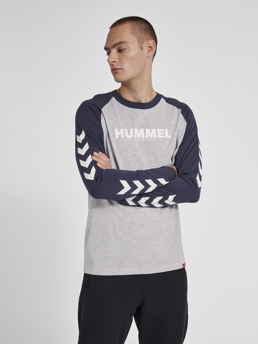 hmlLEGACY BLOCKED T-SHIRT L/S, GREY MELANGE, model