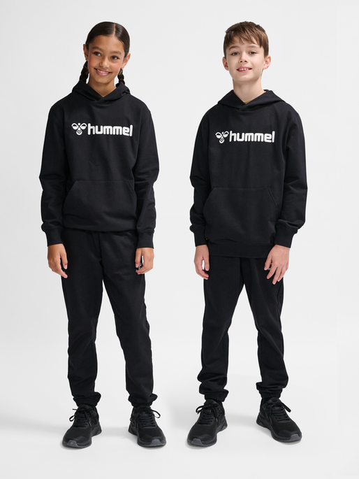 hmlGO 2.0 LOGO HOODIE KIDS, BLACK, model