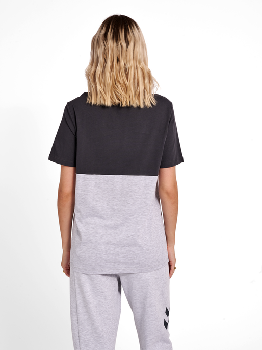 hmlLGC MANFRED T-SHIRT, 2010, model