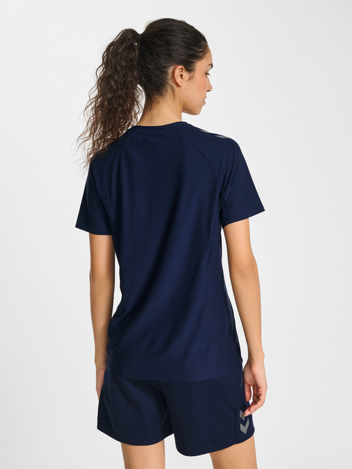 hmlCIMA 2.0 JERSEY S/S WOMAN, MARINE MELANGE, model
