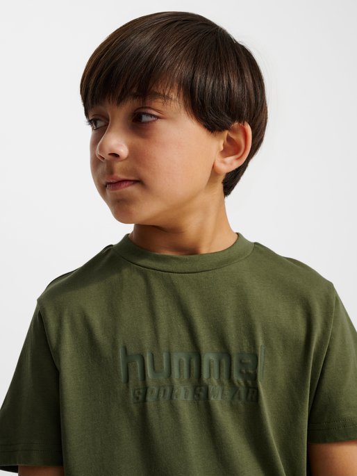 hmlJR BASE T-SHIRT S/S, WINTER MOSS, model