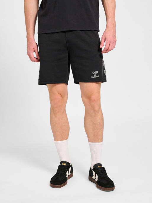 hmlMOVE 2.0 SHORTS, BLACK, model