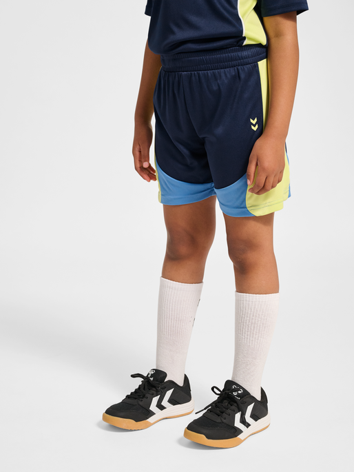 hmlJR GOAL BLOCK SHORTS, DRESS BLUES, model