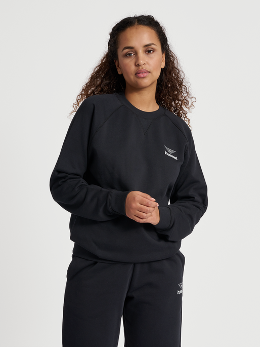 hmlHIVE WADE SWEATSHIRT, 2001, model