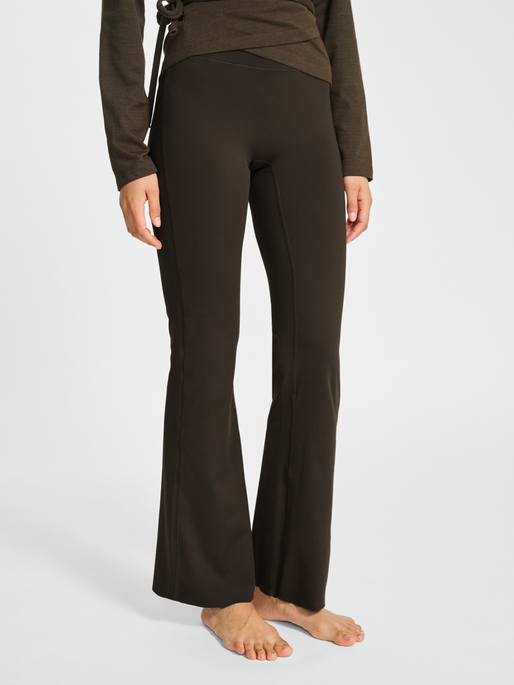 hmlYOGA HIGH WAIST FLARE W TIGHTS, DELICIOSO, model