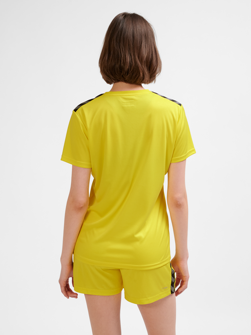 hmlAUTHENTIC PL JERSEY S/S WOMAN, BLAZING YELLOW, model