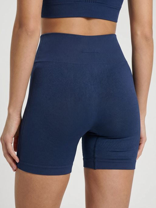 hmlMT SHAPING SEAMLESS MW SHORTS, INSIGNIA BLUE, model
