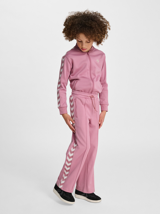 hmlJR ARCHIVE WIDE LEG POLY PANTS, POLIGNAC, model