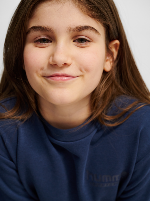 hmlJR BASE SWEAT SET, DRESS BLUES, model