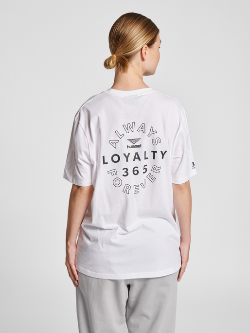 hmlLGC 365 T-SHIRT, WHITE, model