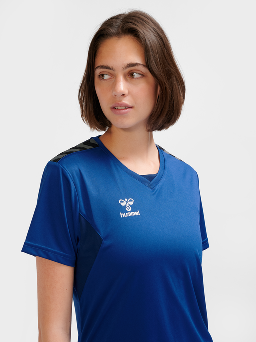 hmlAUTHENTIC PL JERSEY S/S WOMAN, TRUE BLUE, model