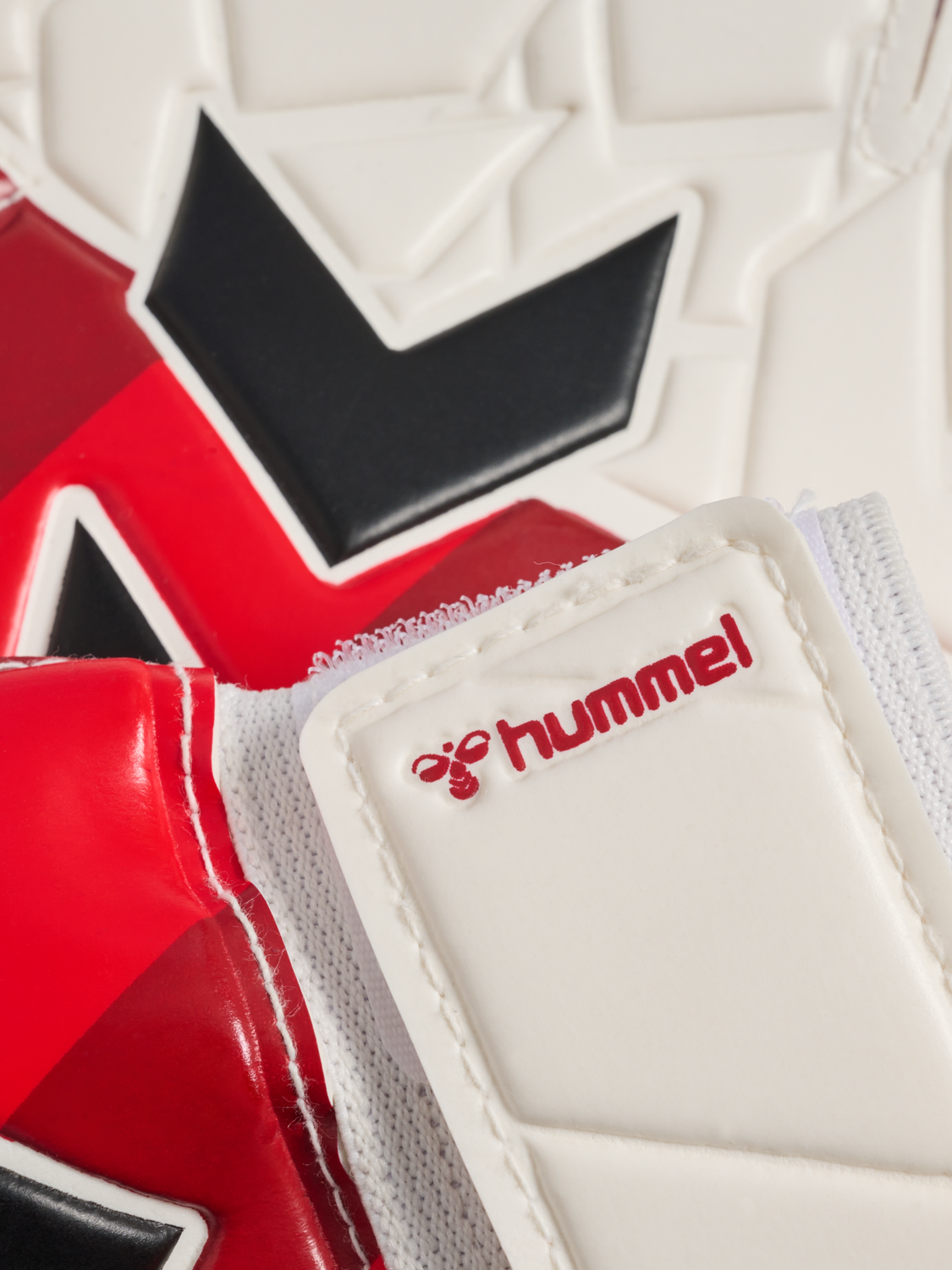 hmlGK GLOVES CORE GRIP, WHITE/RED/BLACK, packshot