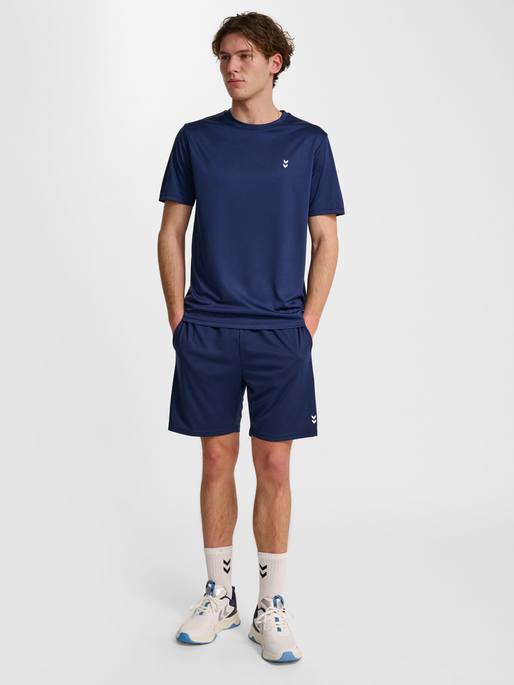 hmlPULSE TRAINING SHORTS, DRESS BLUES, model